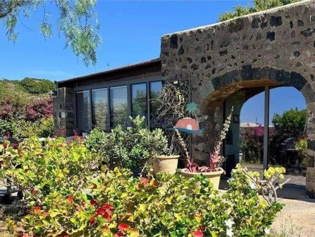 Cottage di lusso in vendita Via Grotta di Benikulà, Pantelleria, Sicilia