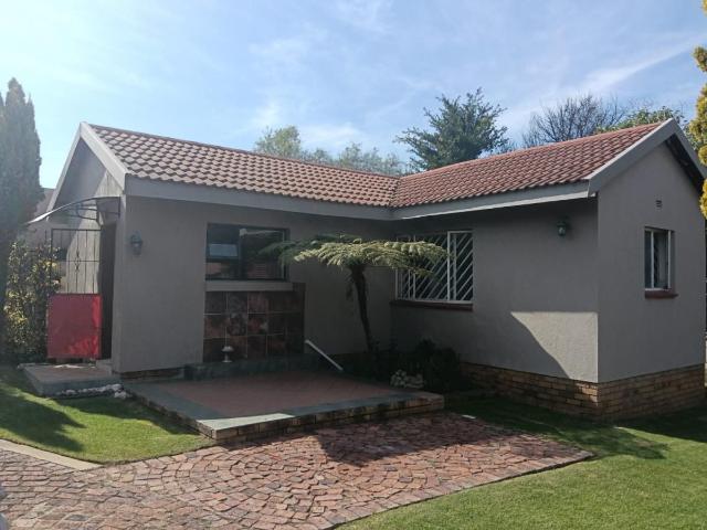 Cottage to rent in Birchleigh, Kempton Park