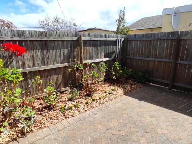 Cottage to rent in Plumstead, Cape Town
