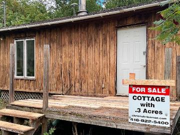 Cottage With.3 Acres At Garrison Lake