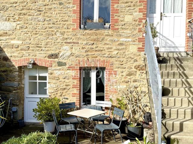 Côte d'Emeraude à SAINT LUNAIRE, adorable maison de pêcheur