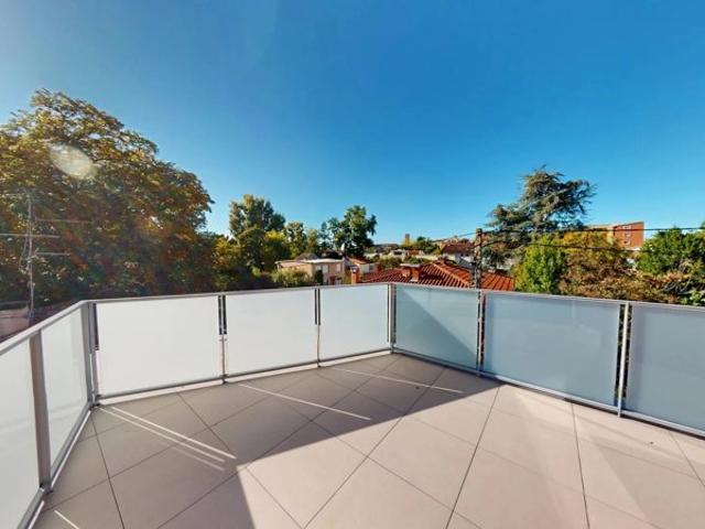 Côte pavée Beau T4 de 90 M² terrasses et parkings