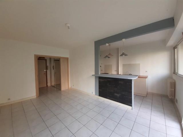 COTE PAVEE T2 JARDIN + PARKING + CAVE