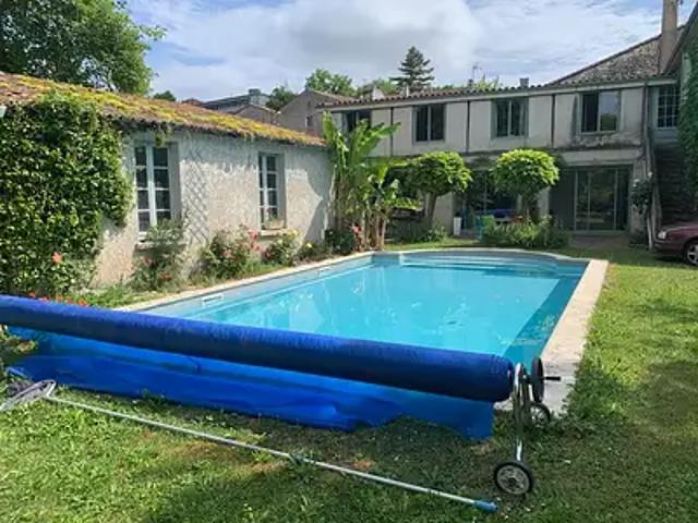 Côteaux du Blanzacais 16250 Achat / Vente maison 11 pièces t11 au dernier étage