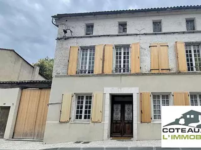Côteaux du Blanzacais 16250 Achat / Vente maison 9 pièces t9 piscine terrasse
