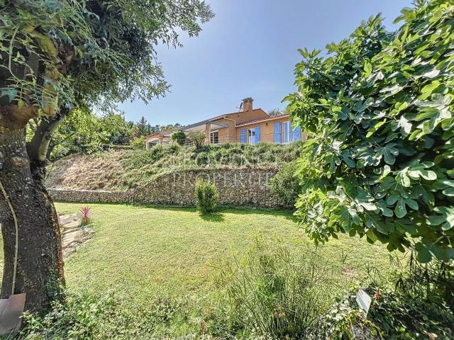 Cotignac – Propriété d’exception à pied du village avec rivi. 210m² Cotignac