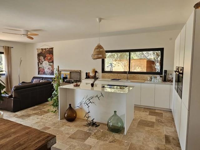 Cotignac Propriété de caractère avec maison principale et activité de maison d'hôtes