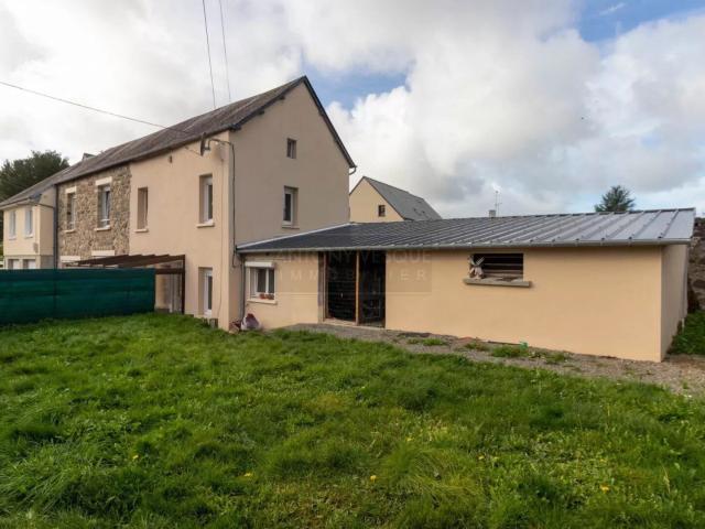 COUTANCES 10 minutes. MAISON 3 CHAMBRES