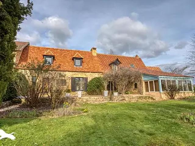 Coux et Bigaroque Mouzens 24220 Achat / Vente maison 8 pièces t8 au dernier étage parking
