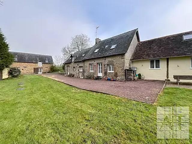 Couesmes Vaucé 53300 Achat / Vente maison 9 pièces t9