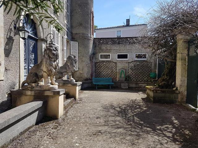 Coulonges sur l'Autize Vente Propriété/château 79