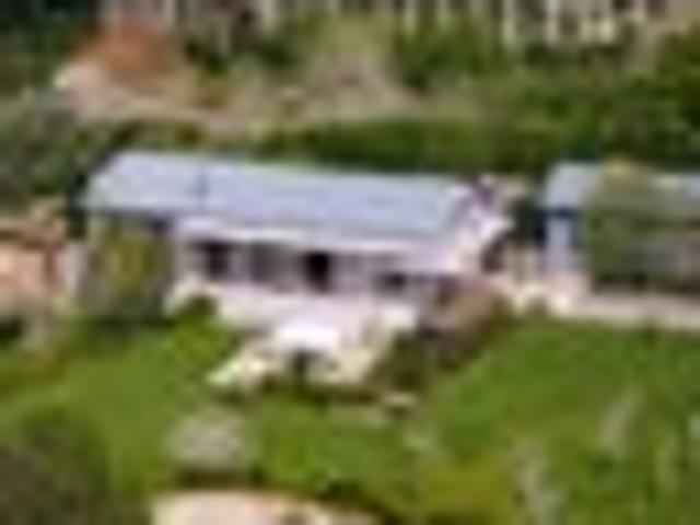 Country charm in a picturesque setting