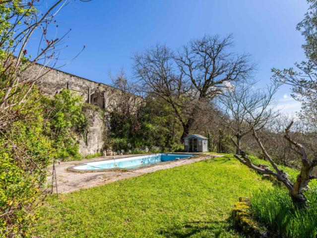 Country house with annexe, pool and land