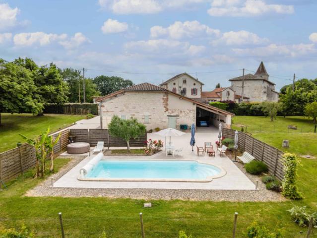 Country house with pool