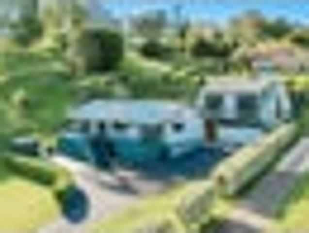 Country lifestyle, town convenience, idyllic views