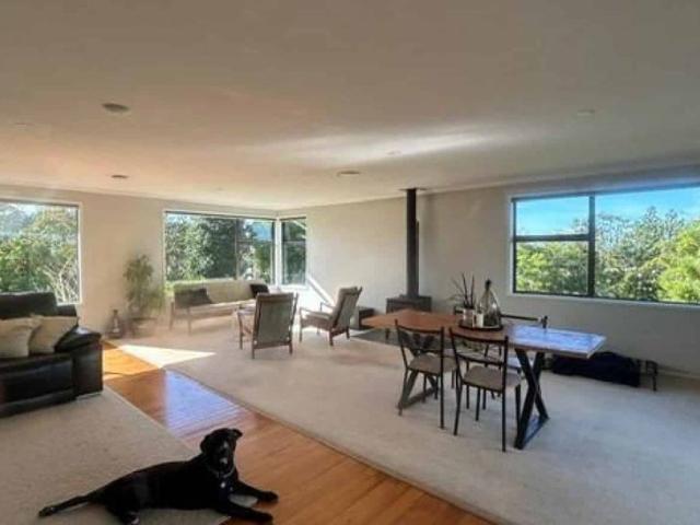COUNTRY LIVING CLOSE TO KERIKERI 4 BEDROOMS AND 2 BATHROOMS $775.00 PER WEEK