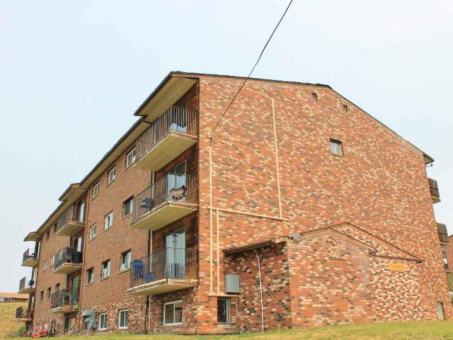 County Squire 2 Bedroom Apartment for Rent at 816 Watson Cres, Dawson Creek, BC V1G 1N8
