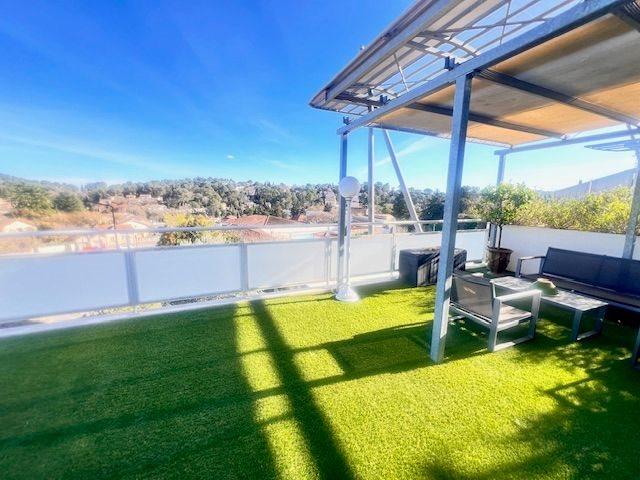 Coup de Cœur – 90 m² Lumineux + Terrasse Panoramique 45 m² 90m² Nîmes