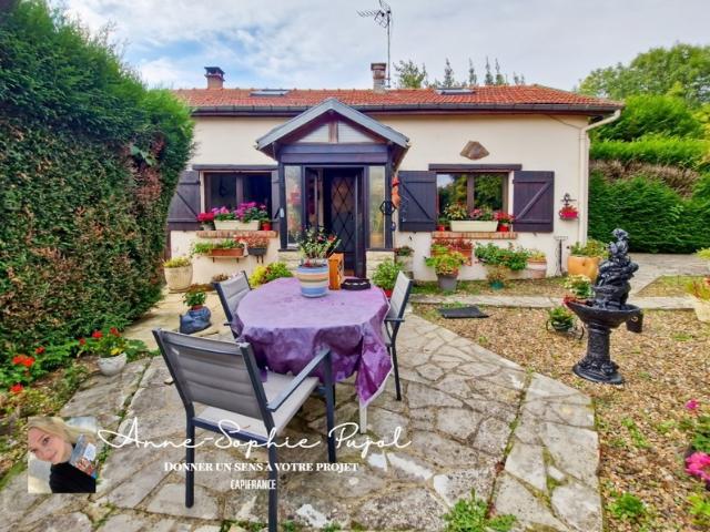 Coup de cœur Charmante maison esprit chalet avec plus de 1 000 m² de terrain