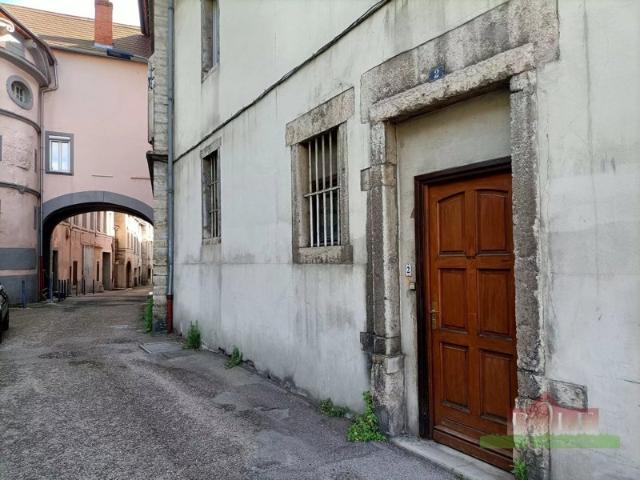 Coup de cœur à Vienne – T3 de caractère avec salon voûté, proche centre ville