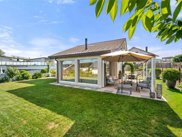 Coup de cur à Chénens: villa lumineuse, jardin d'hiver chauffé et terrasse plein sud !
