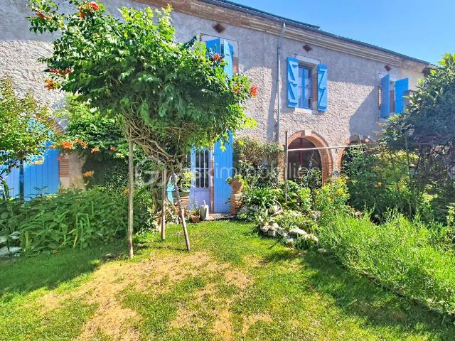 Coup de cœur à Espalais: pierre, jardin et beaux volumes