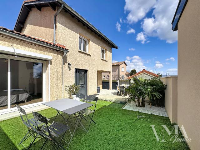 Coup de cœur à Fleurieux sur l’Arbresle ! Maison lumineuse avec jardin et double terrasse