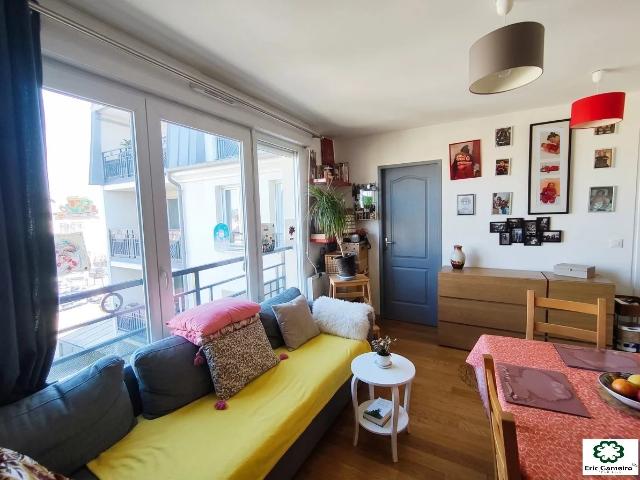 COUP DE CŒUR À SARTROUVILLE – T2 MODERNE AVEC PARKING !