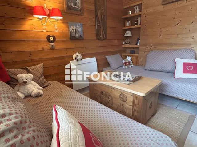 COUP DE CŒUR Appartement skis aux pieds rénové – Charme savoyard & DPE E