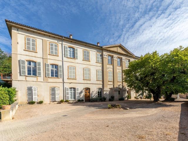 Coup de cœur Appartement T3 d’environ 95 m² au cœur du Châtea