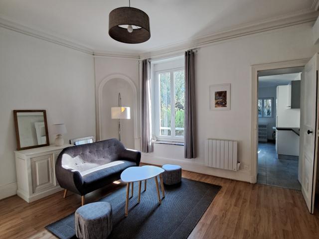 Coup de cœur assuré – Appartement meublé avec accès jardin