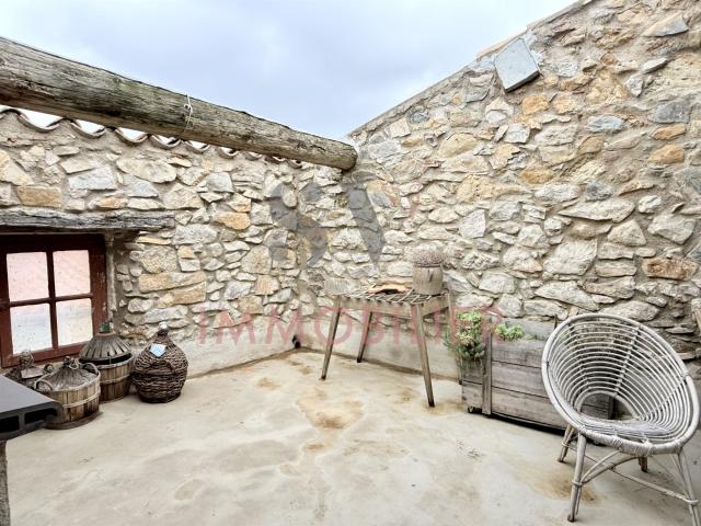 Coup de cœur Maison de village avec terrasse tropézienne + a. 84m² Aigues Vives