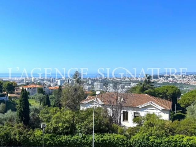 Coup de cœur – Terrasse avec vue mer panoramique, piscine et soleil toute l'année
