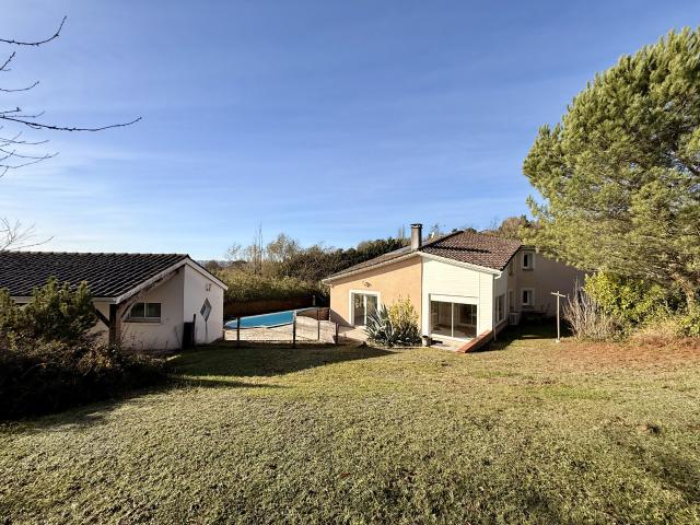 Coup de cœur Villa avec piscine sur les hauteurs de Villeneuve sur Lo