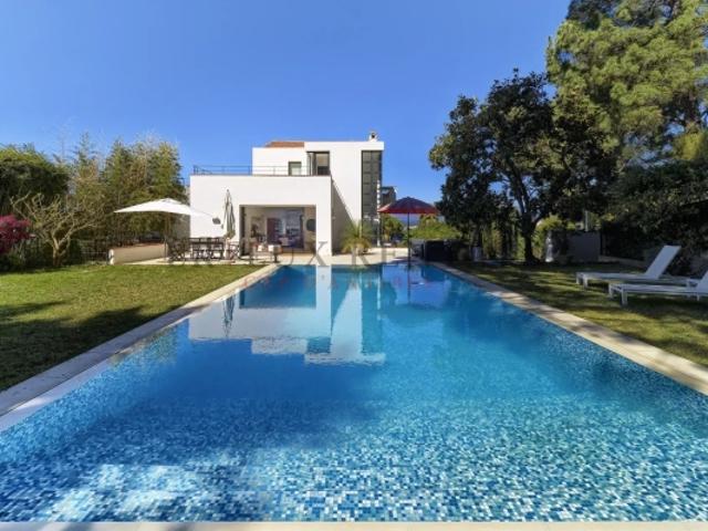 Coup de cœur: villa rénovée avec vue mer au Cap d'Antibes