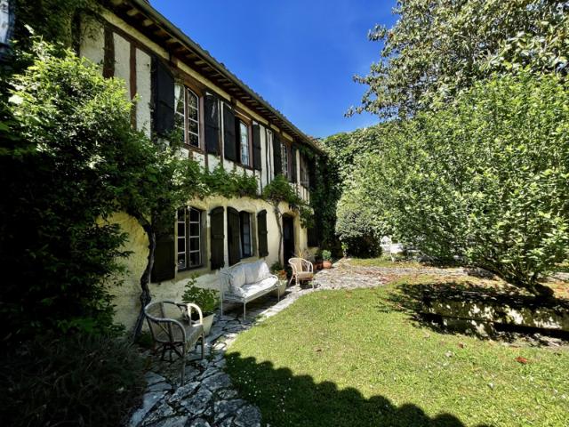 Coup de coeur Maison de caractère à colombages 347 m2 j