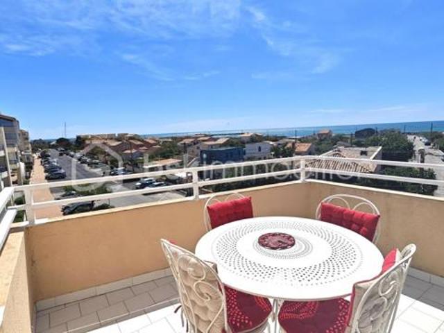 COUP DE COEUR. À 150 m de la plage, vue mer, étang et Mont St Clair, superbe appartement T3 avec terrasse