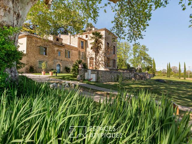Coup de coeur absolu ! Bastide du XVIIIe siècle et domaine d. 892m² Manosque