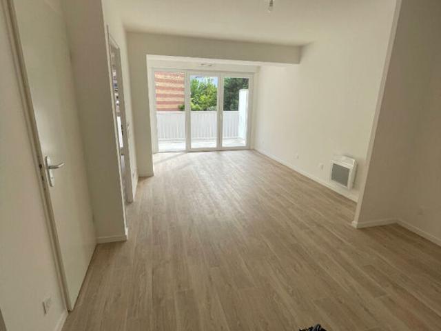 Coup de coeur: appartement neuf 1 chambre avec balcon