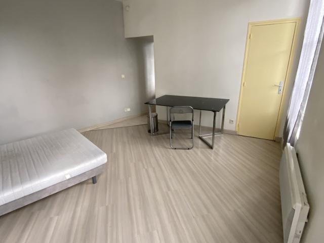COUP DE COEUR Centre ville, coin calme, appt F1MEUBLE