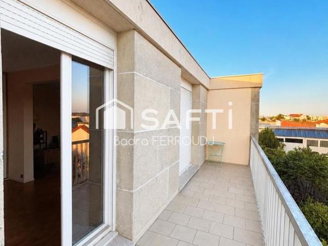 Coup de coeur – Grand 5 pièces avec balcon 9m2 sans vis à vis, box et cave, à proximité du métro Ligne 9