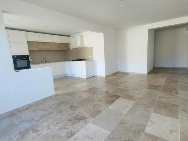 Coup de coeur ! Vente à Sète Appartement 85 m², 3 ch, terrasse vue Mont St Clair, cave, entièrement rénové !