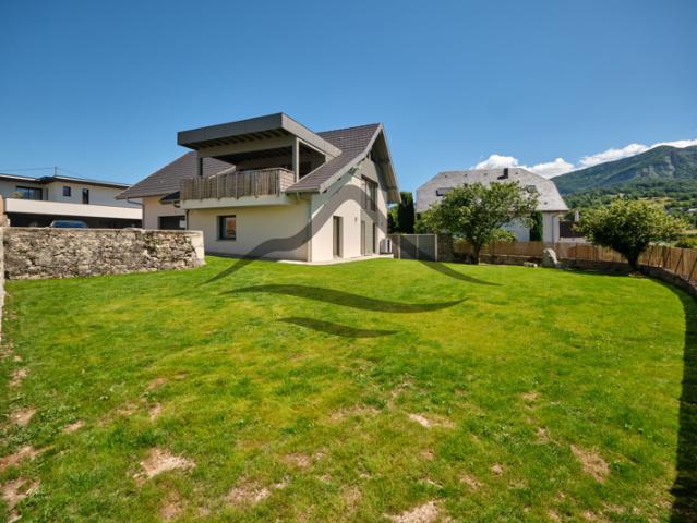 COUP DE COEUR Villa contemporaine neuve avec vue lac & mont