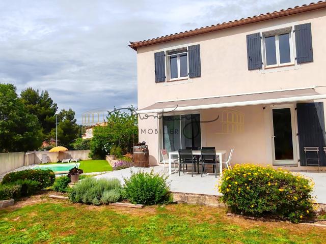 COUP DE COEUR: Villa P4 avec piscine dans le village de Caveirac proche de Nîmes