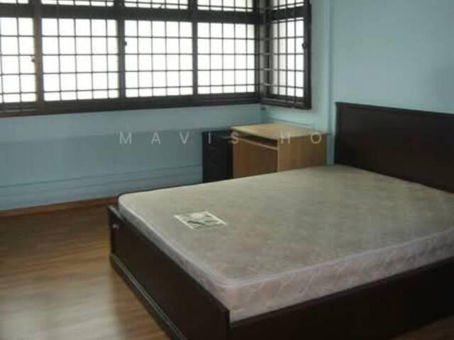 Couples / Female / Male Common room in Choa Chu Kang area, nearby Yew Tee MRT