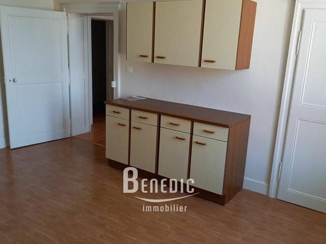 COURCELLES CHAUSSY F4 3 CH CUISINE AMENAGEE GARAGE
