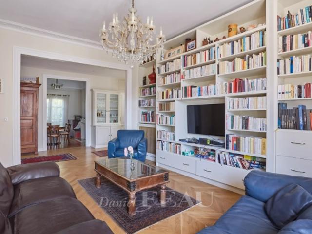 Courcelles Renaudes Duplex familial avec terrasses derniers étages