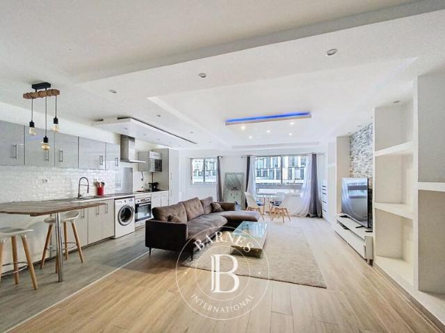 Courbevoie, Appartement 2 Chambres 80 m² en location