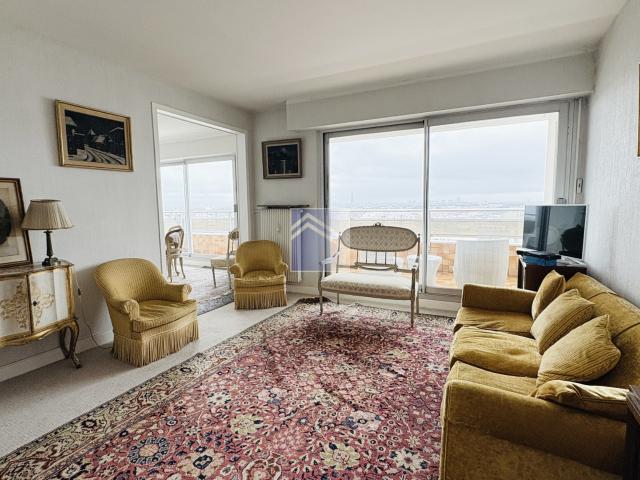 Courbevoie Centre 4 pièces 81m2 avec vue panoramique Terrasse Balcon Box Cave !