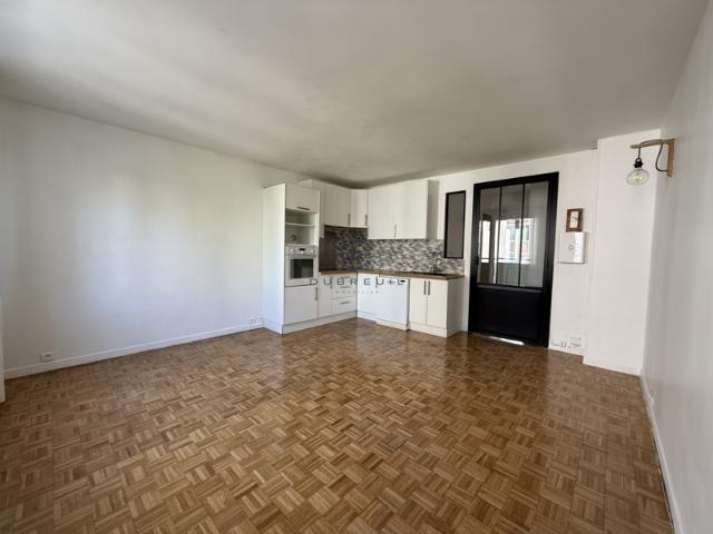 COURBEVOIE COEUR BECON 2/3 PIECES 48 M2 CAVE
